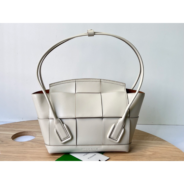 BOTTEGA VENETAザ・アルコ バッグ Arco jayamuktimandiri.com