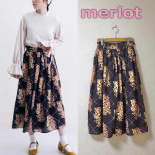 メルロー(merlot)のmerlot  レトロ　花柄　フレアロングスカート　ブラウン(ロングスカート)