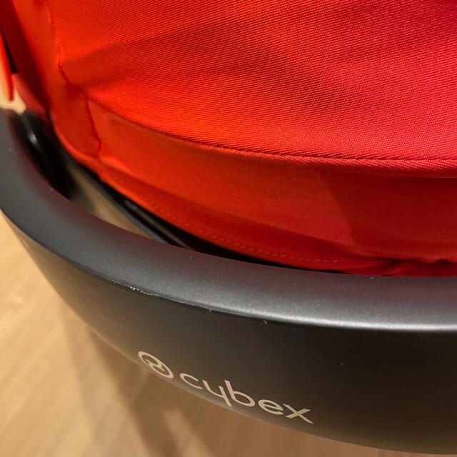 cybex(サイベックス)のエイトンq チャイルドシート　サイベックス　エアバギー　メリオ キッズ/ベビー/マタニティの外出/移動用品(自動車用チャイルドシート本体)の商品写真