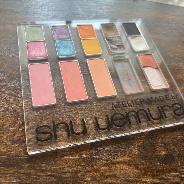 shu uemura(シュウウエムラ)のshu uemura チーク　アイシャドウ　パレット コスメ/美容のキット/セット(コフレ/メイクアップセット)の商品写真