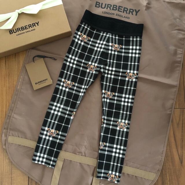 BURBERRY - 【お取置き中】バーバリーチルドレン＆モンクレールの通販 ...