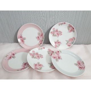 ローラアシュレイ(LAURA ASHLEY)のLAURA ASHLEY 　新品　プレート5枚セット(食器)