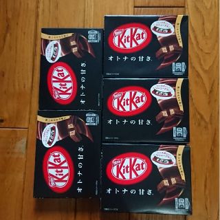 ネスレ(Nestle)のキットカット (3枚入り) 黒 オトナの甘さ 5箱 【訳あり】②(菓子/デザート)