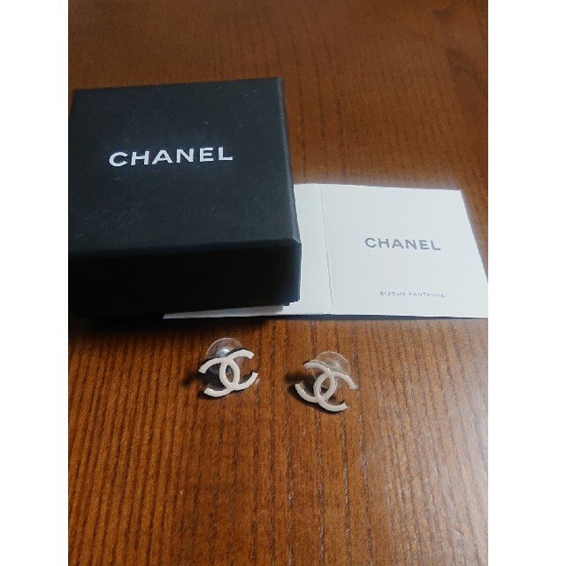 ピアスCHANELのピアス