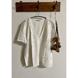 ザラ(ZARA)のZARA Tシャツ　ホワイト(Tシャツ(半袖/袖なし))