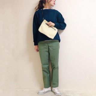 ユニクロ(UNIQLO)のユニクロ　ベイカーパンツ　カーゴパンツ　グリーン　w67(ワークパンツ/カーゴパンツ)