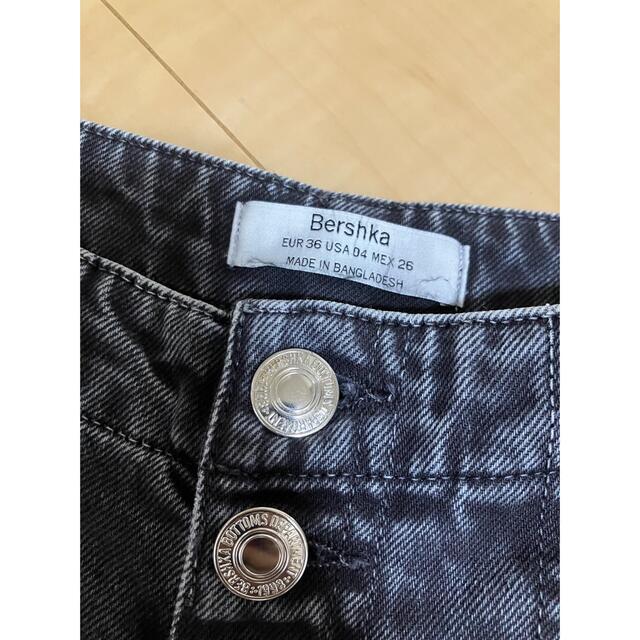 Bershka(ベルシュカ)のマムフィット  カービィ デニム  レディースのパンツ(デニム/ジーンズ)の商品写真