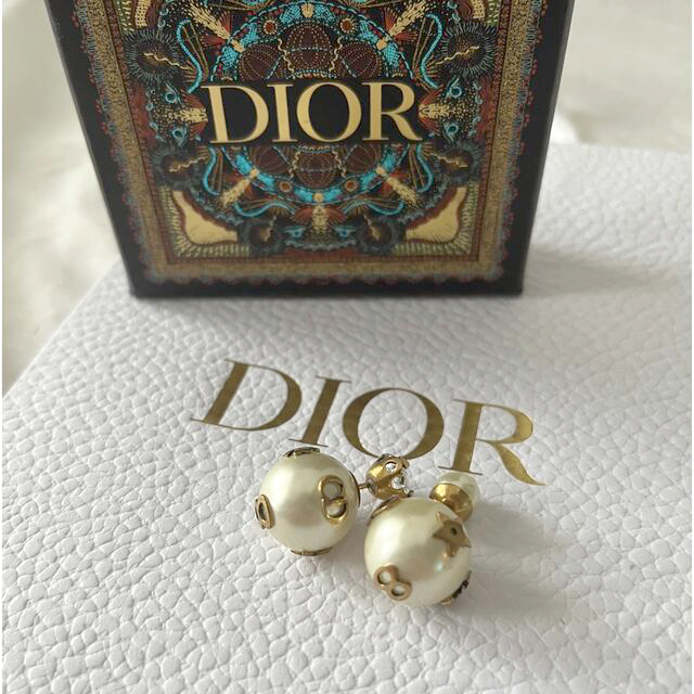 Christian Dior(クリスチャンディオール)  ピアスゴールド色