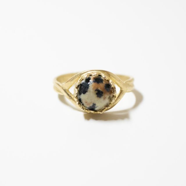 ダルメシアンジャスパー クラウン リング フリーサイズ 指輪 真鍮 ゴールド ハンドメイドのアクセサリー(リング)の商品写真
