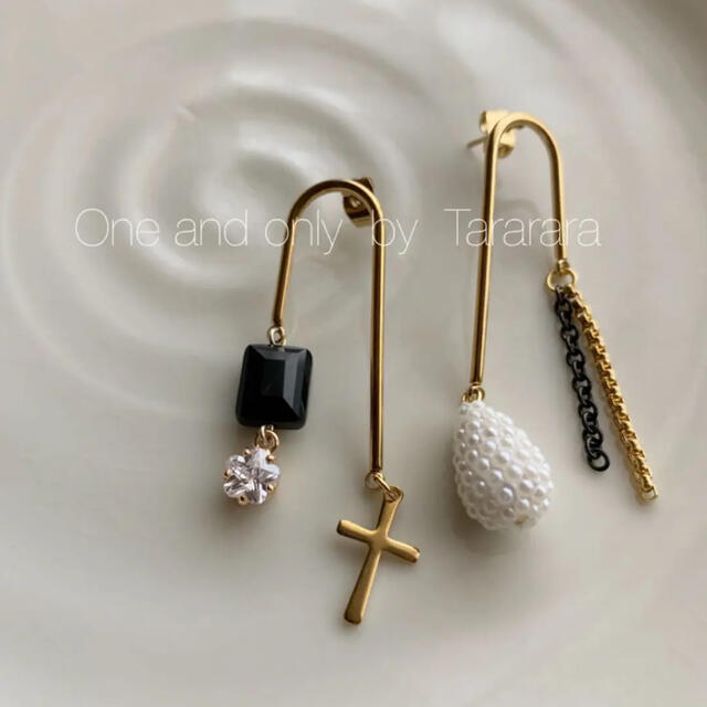 ●handmade Unbalance pierce●金属アレルギー対応 ハンドメイドのアクセサリー(ピアス)の商品写真