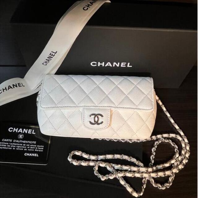 新作 CHANEL チェーンウォレット アイウェアケース レア ホワイト