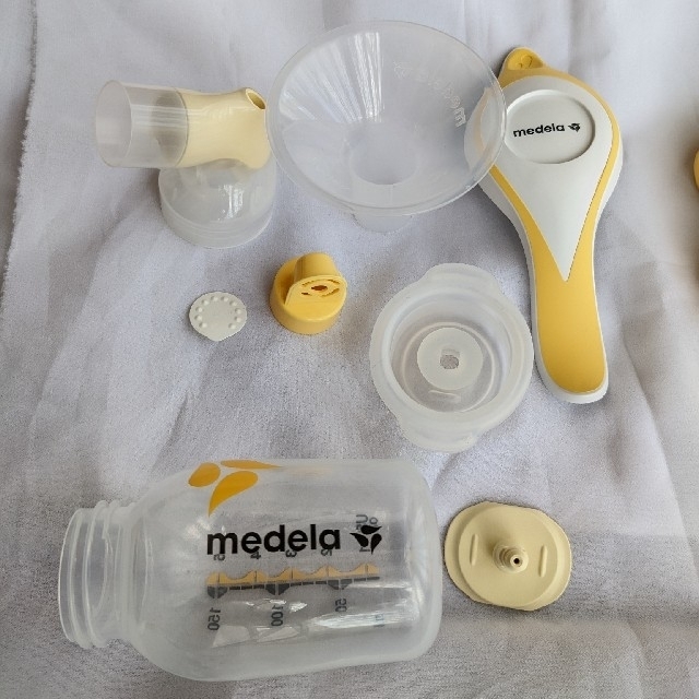 medela 手動 搾乳器 キッズ/ベビー/マタニティの授乳/お食事用品(その他)の商品写真