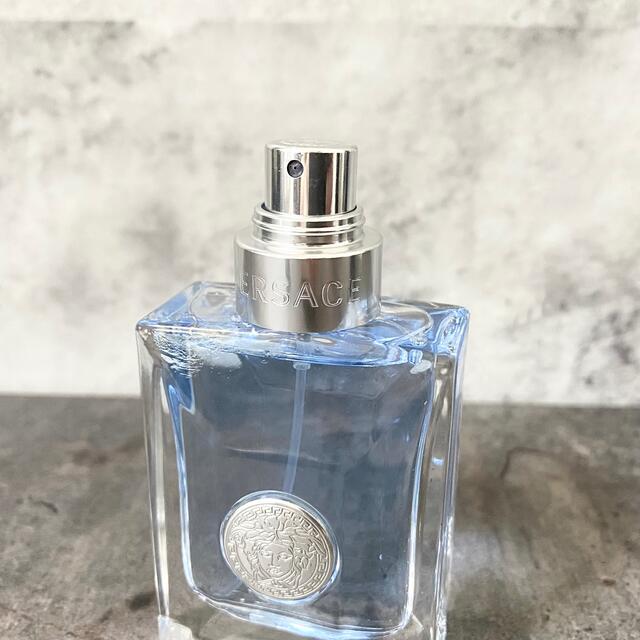 VERSACE(ヴェルサーチ)の新品未使用★ ヴェルサーチ プールオム EDT 30 人気香水 コスメ/美容の香水(香水(男性用))の商品写真