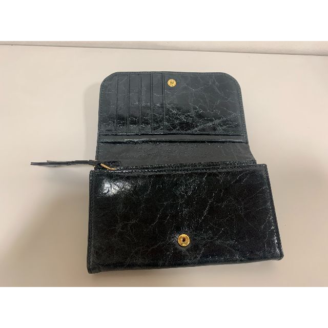 2つ折り財布 レザー 黒×金色ビスの通販 by シンちゃん's shop 2つ折り財布 レザー 黒×金色ビスの通販 by シンちゃん's shop