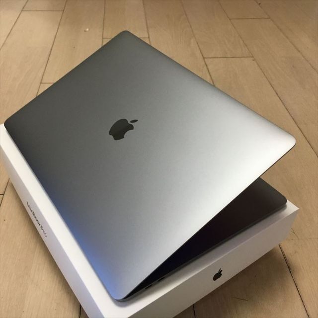 395) Apple MacBook Pro15インチ 2017-1TB