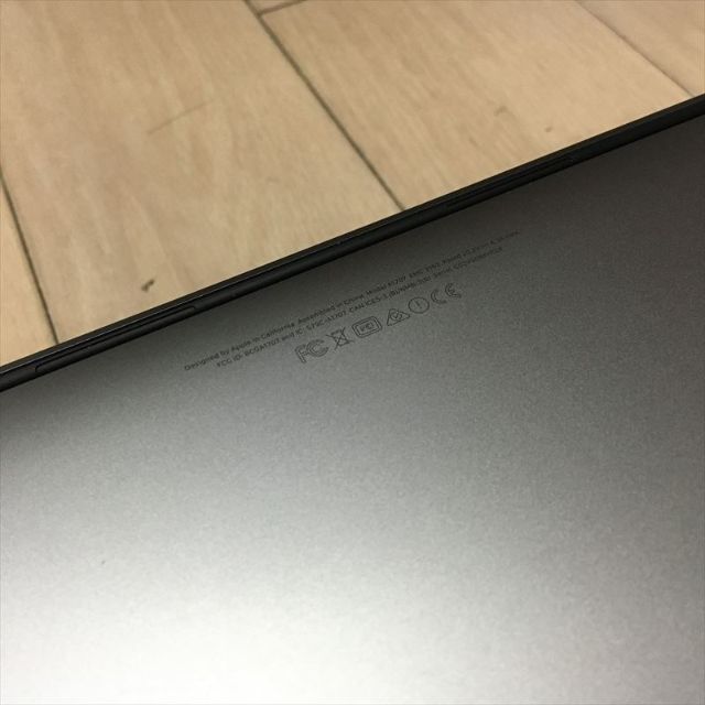 395) Apple MacBook Pro15インチ 2017-1TB