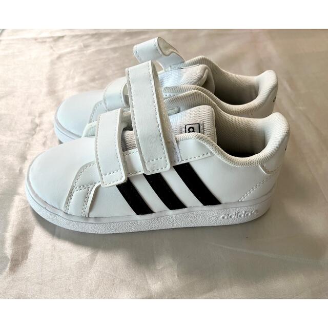 adidas(アディダス)の新品 アディダス スニーカーキッズ靴ベビー160 16 男の子 女の子 キッズ/ベビー/マタニティのキッズ靴/シューズ(15cm~)(スニーカー)の商品写真