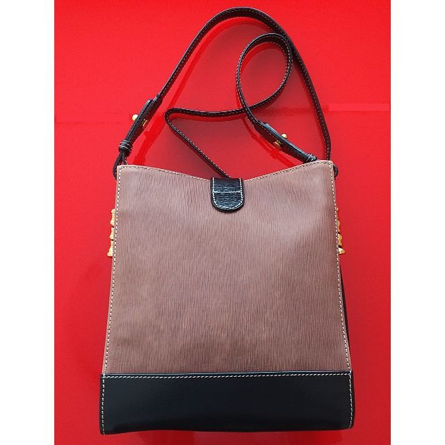 ★新品・未使用★ロエベ(LOEWE)★ショルダーバッグ★スペイン購入★