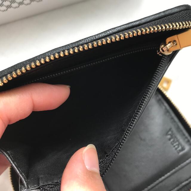 フルラ キルティング 黒 ラウンドファスナー 折り財布