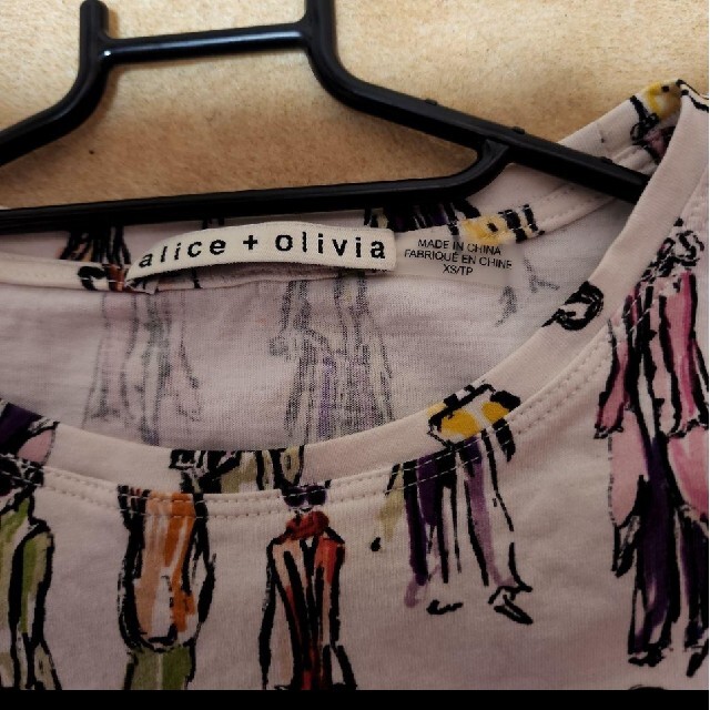 Alice+Olivia(アリスアンドオリビア)のalice+olivia　Tシャツ レディースのトップス(Tシャツ(半袖/袖なし))の商品写真