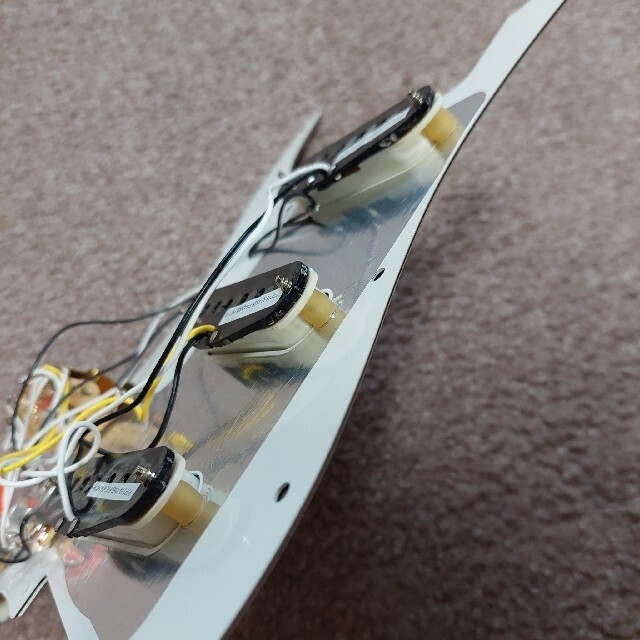 Fender MIJ 純正 ピックアップ ピックガード バックプレート おまけ付 Fender MIJ 純正 ピックアップ ピックガード バックプレート おまけ付