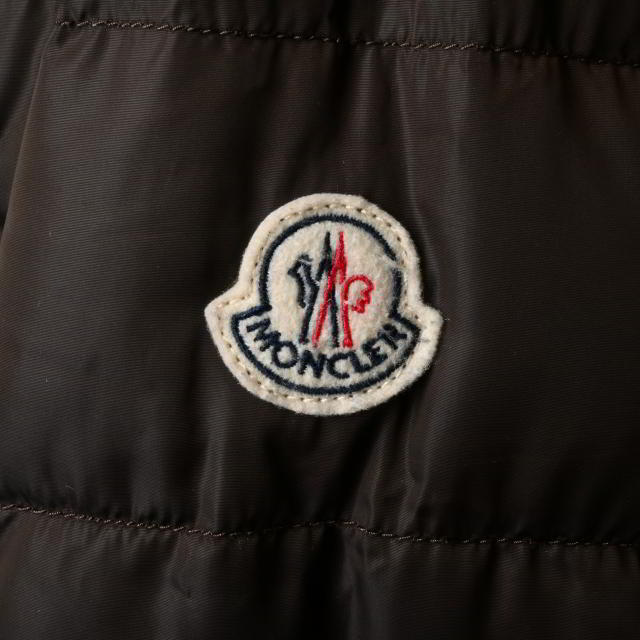 MONCLER(モンクレール)のMONCLER ベルト付き ダウン ジャケット レディースのジャケット/アウター(ダウンジャケット)の商品写真