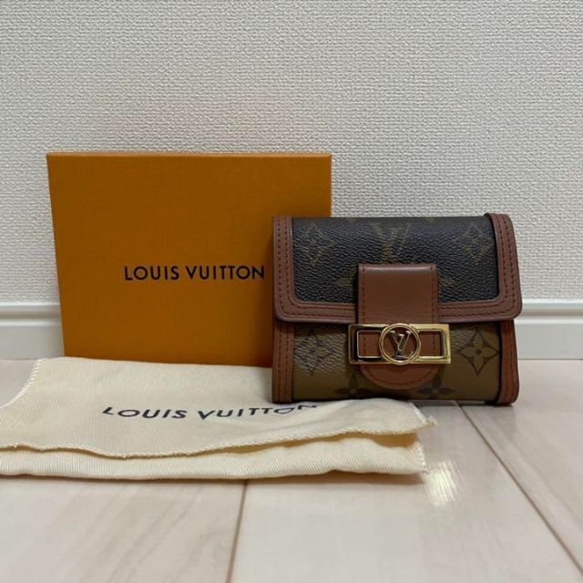 あなたにおすすめの商品小物新版 LOUIS VUITTON - ルイヴィトン ポルトフォイユ ドーフィーヌ コンパクト 三つ折り財布 財布