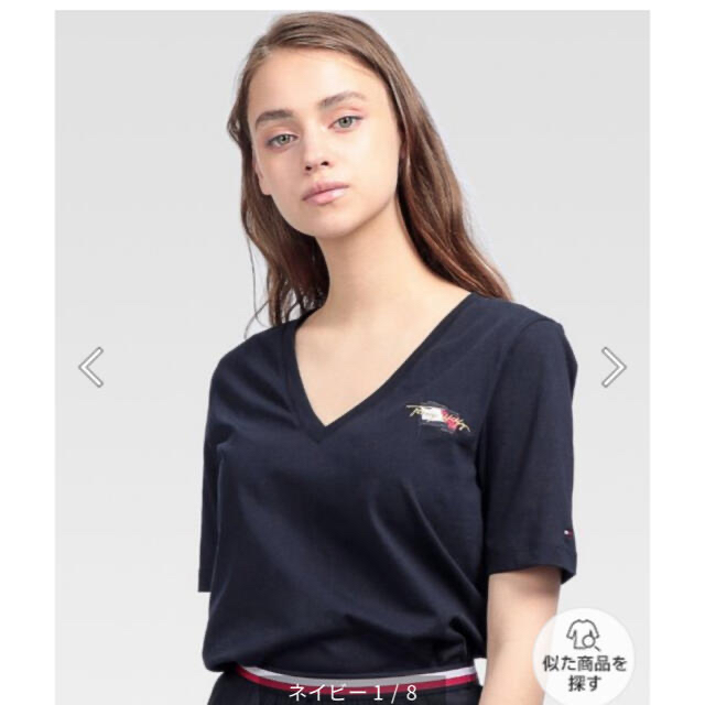 TOMMY HILFIGER(トミーヒルフィガー)のTOMMY HILFIGER フラッグVネックTシャツ レディースのトップス(Tシャツ(半袖/袖なし))の商品写真