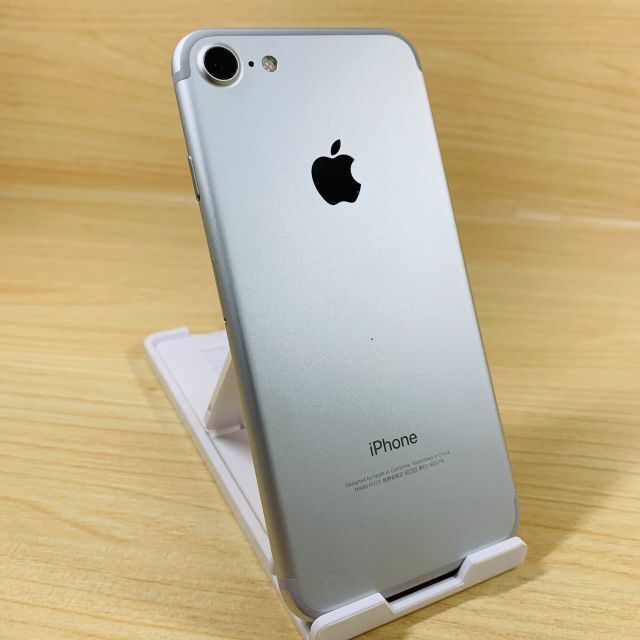 SIMﾌﾘｰ iPhone7 128GB BL100% P128