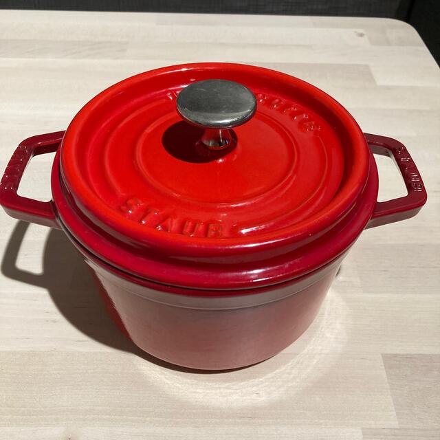 STAUB(ストウブ)のストウブ  ピコ・ココット 16㎝ インテリア/住まい/日用品のキッチン/食器(鍋/フライパン)の商品写真