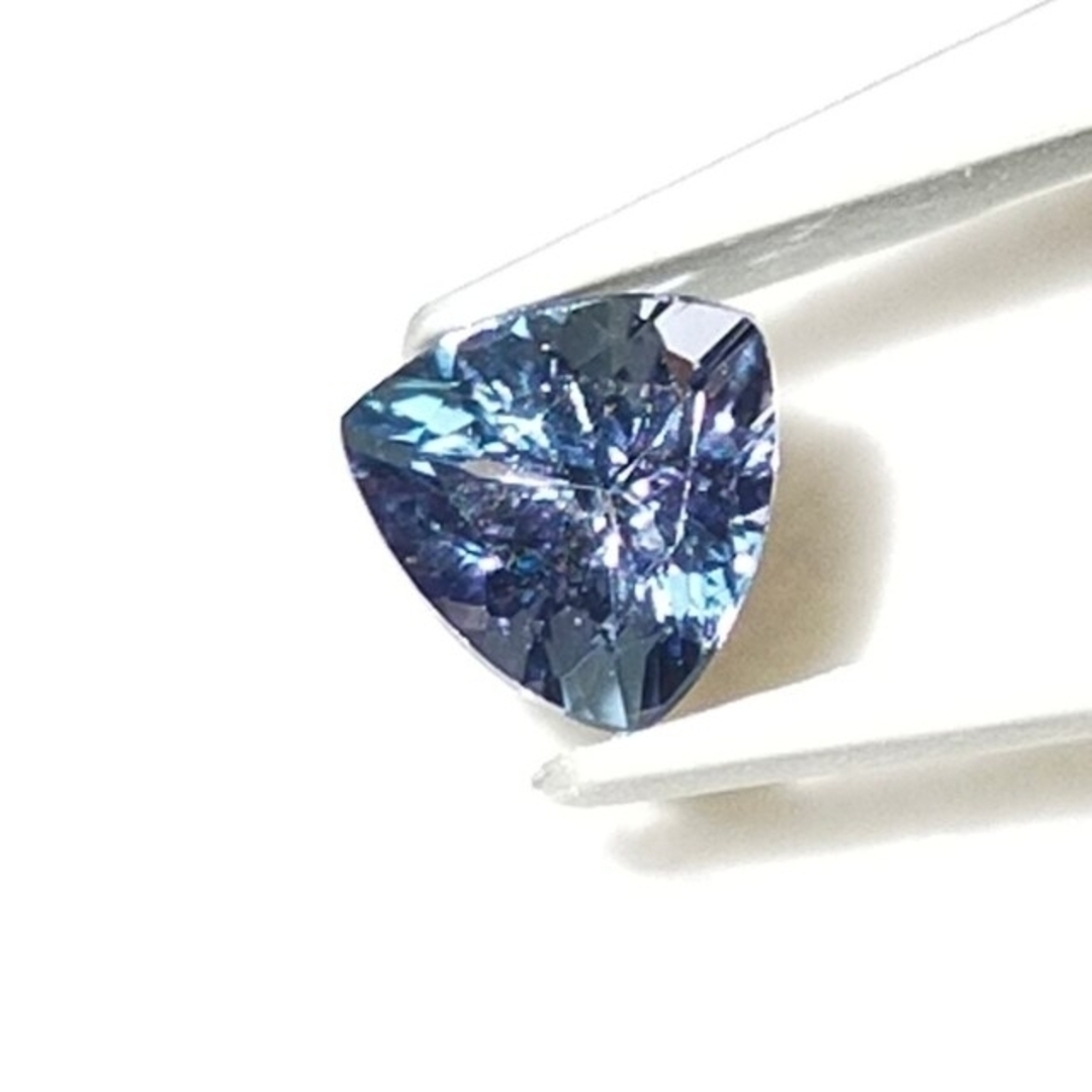 タンザナイト バイカラータンザナイト トリリアントカット 0.846ct-