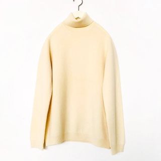 ユニクロ(UNIQLO)の美品 UNIQLO✨ユニクロ カシミヤ タートルネックセーター クリームイエロー(ニット/セーター)