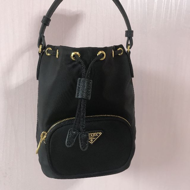 未使用 正規品 PRADA スタッズ 巾着 バッグ 1BH038 ショルダー
