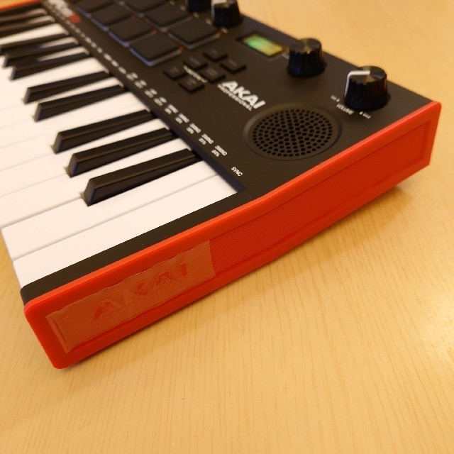 【美品】AKAI MIDIキーボード MPK Mini Play MK3 楽器のDTM/DAW(MIDIコントローラー)の商品写真