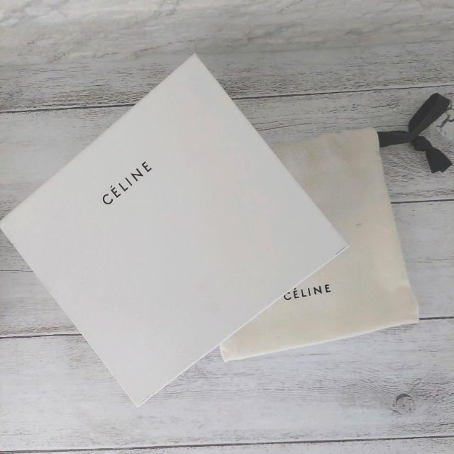 ✨再入荷✨CELINE セリーヌ 折り財布  スモールフォールデッド コンパクト