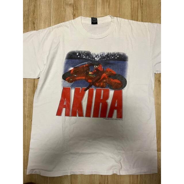 AKIRA Tシャツ　XL 中古 メンズのトップス(Tシャツ/カットソー(半袖/袖なし))の商品写真