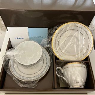 ノリタケ(Noritake)の【ノリタケ ティー・コーヒーカップ&ソーサー ペアセット】Noritake(グラス/カップ)