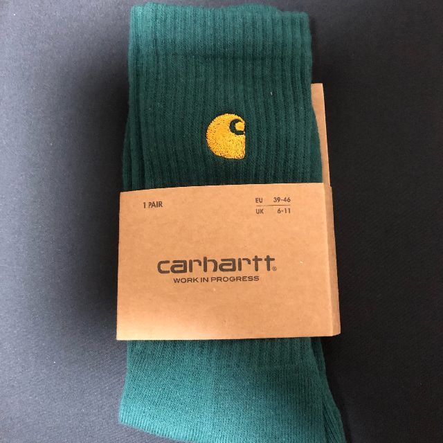 carhartt(カーハート)のcarhartt カーハート　ソックス 靴下　新品未使用品2足セット　黒　緑 メンズのレッグウェア(ソックス)の商品写真
