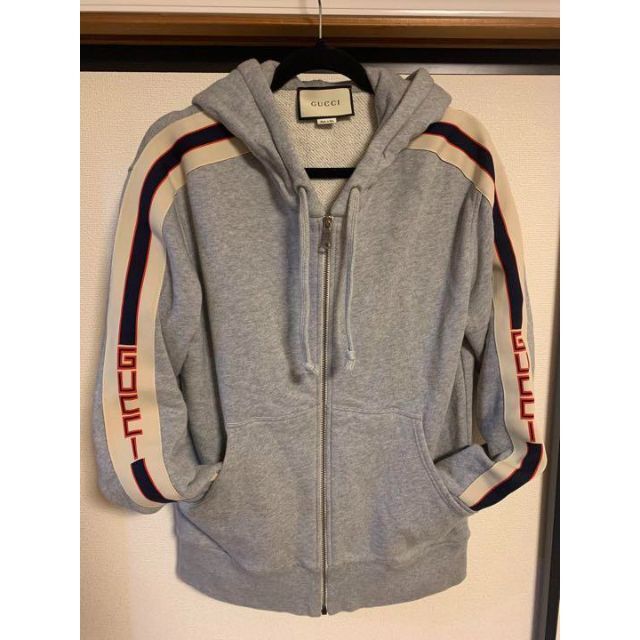 美品⭐︎ GUCCI テクニカルパーカー 袖ロゴ グレー ジップアップ 正規品の販売 GUCCI パーカー グレー パーカー