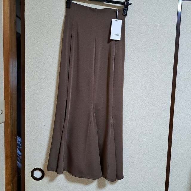SNIDEL(スナイデル)のバックサテンマーメイドスカート スナイデル SNIDEL レディースのスカート(ロングスカート)の商品写真
