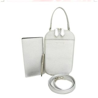 フォクシー(FOXEY)の美品DAISY LIN　Pochette "これさえあれば" (Silver)(ショルダーバッグ)