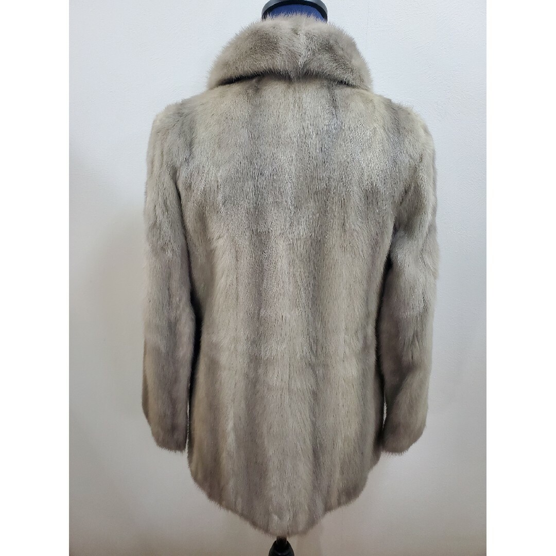 【美品】心地好いカラー ゴージャスな高級毛皮コート レディースのジャケット/アウター(毛皮/ファーコート)の商品写真