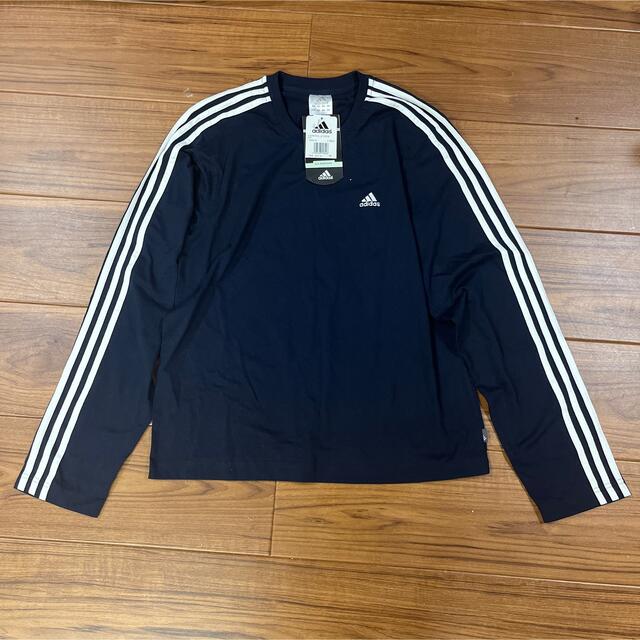 adidas(アディダス)の【タグ付き新品未使用】adidas 長袖トップス　ネイビー メンズのトップス(Tシャツ/カットソー(七分/長袖))の商品写真