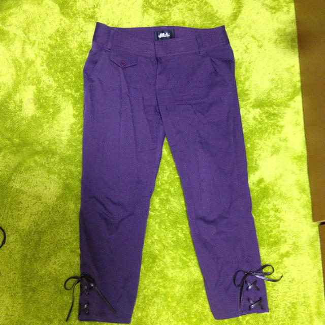 JILLSTUART(ジルスチュアート)のJILL STUART裾リボン♡パンツ レディースのパンツ(クロップドパンツ)の商品写真