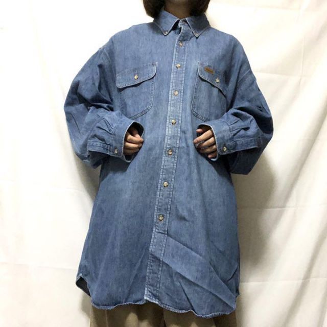 carhartt(カーハート)のカーハート☆デニムシャツ 古着ゆるだぼ ワーク レザーロゴ 90s 希少 ag1 メンズのトップス(シャツ)の商品写真