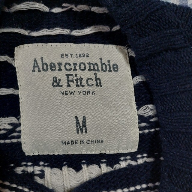 Abercrombie&Fitch(アバクロンビーアンドフィッチ)の中古品 アバクロ①  丸首セーター (サイズM)  ※186 メンズのトップス(ニット/セーター)の商品写真