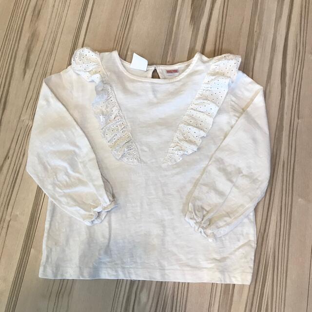 ZARA KIDS(ザラキッズ)の【ZARABABY】ザラベビー 白 フリル 長袖Tシャツ サイズ98 100cm キッズ/ベビー/マタニティのキッズ服女の子用(90cm~)(Tシャツ/カットソー)の商品写真