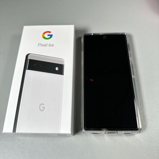 Google(グーグル)のGoogle Pixel 6a 128GB チョーク　ケース、画面保護ガラス付き スマホ/家電/カメラのスマートフォン/携帯電話(スマートフォン本体)の商品写真