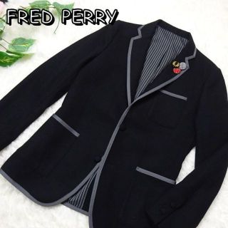 フレッドペリー(FRED PERRY)のFRED PERRY パイピング テーラード ジャケット バッジ付　黒　M(テーラードジャケット)