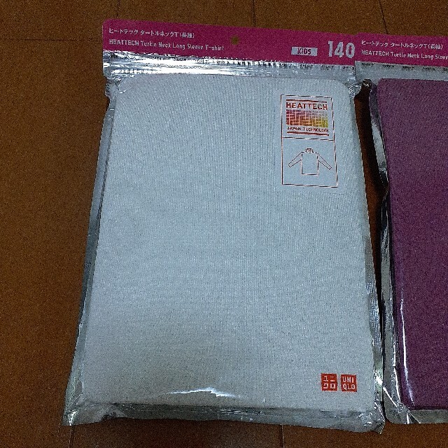 UNIQLO(ユニクロ)のユニクロ　ヒートテック　長袖　タートルネック　140 3枚セット キッズ/ベビー/マタニティのキッズ服女の子用(90cm~)(下着)の商品写真